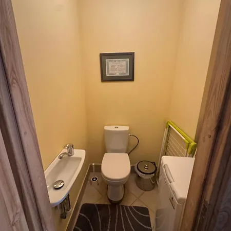 Quiet Centre Three Apartmet No. 35 *