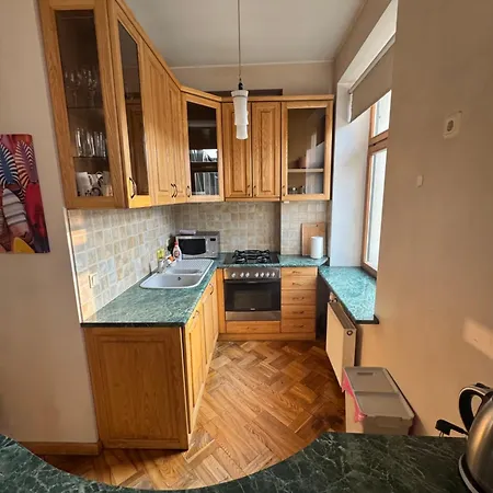 Quiet Centre Three Apartmet No. 35 アパート *